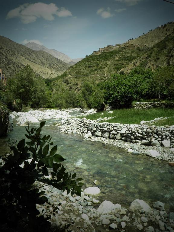 Au Bord De L'Eau Hotel Setti Fatma Buitenkant foto